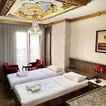 Taksim White Family Suites